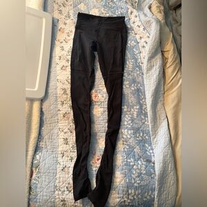 ALO goddess leggings - has some wash wear